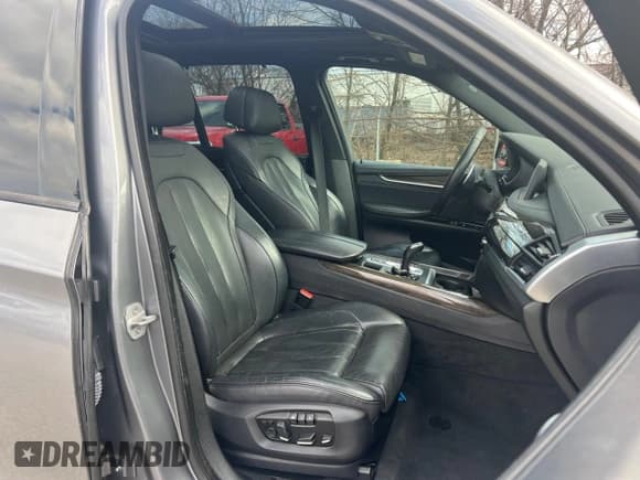 ✅ 2015 BMW X5 xDrive50i • VIN: 5UXKR6C50F0J76918 • Lot: 48632265. Listed on Copart with 141,000 mi. Free auction sales archive from the USA and detailed vehicle history report at DreamBid. Image 5.