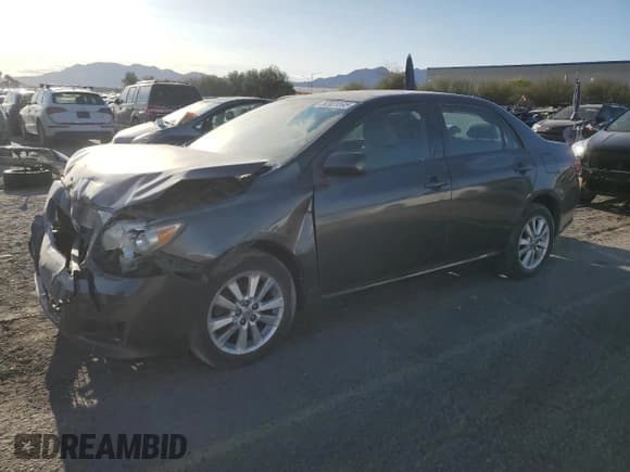 ✅ 2010 Toyota Corolla • VIN: 2T1BU4EE1AC363990 • Lot: 52001595. Wystawiony na Copart z przebiegiem 244 000 mil. Bezpłatny archiwum sprzedaży aukcyjnych z USA i szczegółowy raport historii pojazdu na DreamBid. Zdjęcie 1.