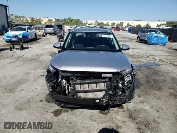 ✅ 2024 Hyundai Venue Limited • VIN: KMHRC8A30RU306560 • Lot: 53710235. Listed on Copart with 8,506 mi. Free auction sales archive from the USA and detailed vehicle history report at DreamBid. Image 15.