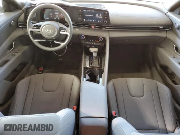 ✅ 2025 Hyundai Elantra Blue • VIN: KMHLM4DJ9SU173843 • Lot: 91677535. Listed on Copart with 8,143 mi. Free auction sales archive from the USA and detailed vehicle history report at DreamBid. Image 8.