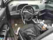 2017 Hyundai Elantra SE z VIN 5NPD84LF4HH194953, wystawiony jako Copart lot #71695695 z przebiegiem 124 703 mil mil oraz Szkoda całkowita • Salvage title. Historia ofert i sprzedaży dostępna na DreamBid. Obrazek 8.