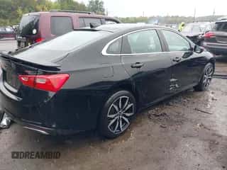 2022 Chevrolet Malibu RS z VIN 1G1ZG5ST2NF101948, wystawiony jako IAAI lot #43216554 z przebiegiem 33 207 mil mil oraz . Historia ofert i sprzedaży dostępna na DreamBid. Obrazek 4.