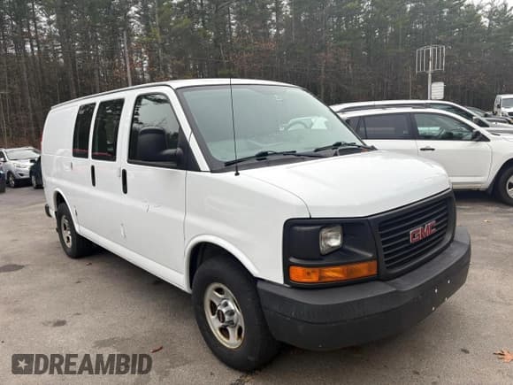 ✅ 2008 GMC Savana Cargo • VIN: 1GTFG15X481130130 • Lot: 92866975. Wystawiony na Copart z przebiegiem 28 287 mil. Bezpłatny archiwum sprzedaży aukcyjnych z USA i szczegółowy raport historii pojazdu na DreamBid. Zdjęcie 1.