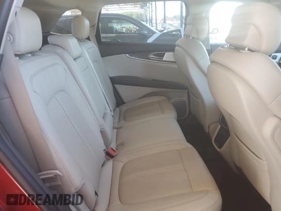 ✅ 2020 Lincoln Nautilus Reserve • VIN: 2LMPJ8KP0LBL02055 • Lot: 90646625. Wystawiony na Copart z przebiegiem 67 898 mil. Bezpłatny archiwum sprzedaży aukcyjnych z USA i szczegółowy raport historii pojazdu na DreamBid. Zdjęcie 11.