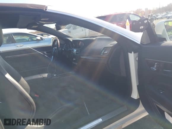 ✅ 2014 Mercedes-Benz E 350 • VIN: WDDKK5KF8EF251327 • Лот: 43369211. Опубликован ранее на IAAI с пробегом 128 383 миль. Бесплатный доступ к архиву аукционных продаж из США и подробный отчёт об истории автомобиля на DreamBid. Изображение 5.