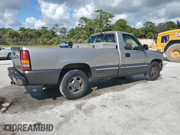 ✅ 2000 Chevrolet Silverado 1500 LS • VIN: 1GCEC14T6YE147753 • Лот: 87364485. Опубликован ранее на Copart с пробегом Не указан. Бесплатный доступ к архиву аукционных продаж из США и подробный отчёт об истории автомобиля на DreamBid. Изображение 3.