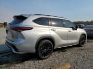 ✅ 2024 Toyota Highlander LE • VIN: 5TDKDRBH3RS531904 • Лот: 50995985. Опубликован ранее на Copart с пробегом 12 408 миль. Бесплатный доступ к архиву аукционных продаж из США и подробный отчёт об истории автомобиля на DreamBid. Изображение 5.