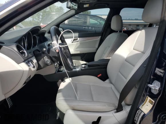 ✅ 2012 Mercedes-Benz C 250 Sport • VIN: WDDGF4HB5CA603962 • Lot: 83840845. Listed on Copart with 124,219 mi. Free auction sales archive from the USA and detailed vehicle history report at DreamBid. Image 7.