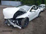 ✅ 2022 Tesla Model S Plaid • VIN: 5YJSA1E62NF487719 • Лот: 42435272. Опубликован ранее на IAAI с пробегом 26 257 миль. Бесплатный доступ к архиву аукционных продаж из США и подробный отчёт об истории автомобиля на DreamBid. Изображение 17.