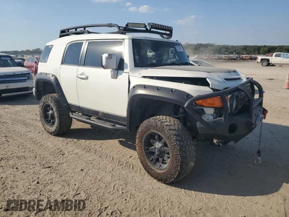 ✅ 2014 Toyota FJ Cruiser • VIN: JTEBU4BF4EK207407 • Лот: 70726875. Опубликован ранее на Copart с пробегом Не указан. Бесплатный доступ к архиву аукционных продаж из США и подробный отчёт об истории автомобиля на DreamBid. Изображение 4.
