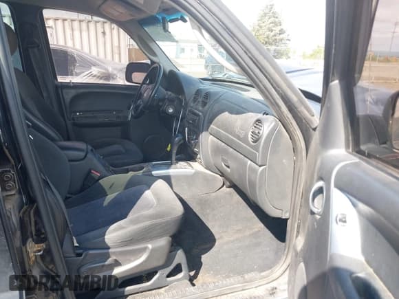 ✅ 2003 Jeep Liberty Limited • VIN: 1J4GL58K53W710483 • Lot: 42280913. Listed on IAAI with 154,116 mi. Free auction sales archive from the USA and detailed vehicle history report at DreamBid. Image 5.