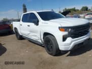 ✅ 2023 Chevrolet Silverado 1500 Custom • VIN: 1GCPABEK5PZ112977 • Лот: 43189294. Опубликован ранее на IAAI с пробегом 71 980 миль. Бесплатный доступ к архиву аукционных продаж из США и подробный отчёт об истории автомобиля на DreamBid. Изображение 1.