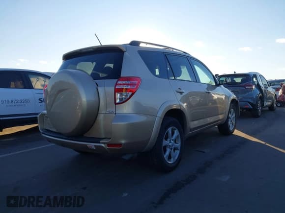 ✅ 2012 Toyota RAV4 Limited • VIN: 2T3DK4DV2CW092625 • Lot: 43617835. Wystawiony na IAAI z przebiegiem 162 980 mil. Bezpłatny archiwum sprzedaży aukcyjnych z USA i szczegółowy raport historii pojazdu na DreamBid. Zdjęcie 4.