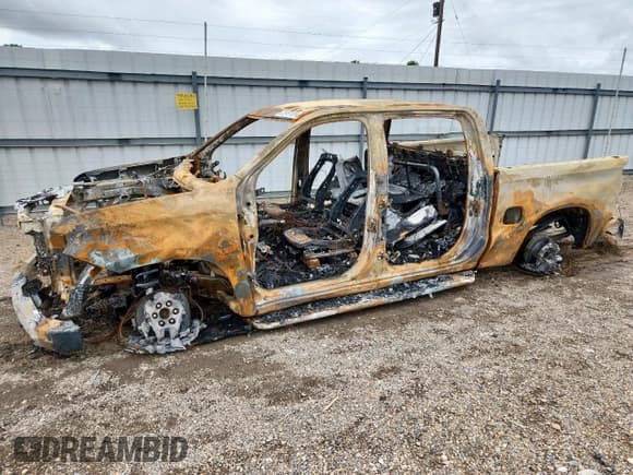 ✅ 2023 Chevrolet Silverado 1500 LT Trail Boss • VIN: 3GCUDFED7PG249034 • Lot: 61940105. Wystawiony na Copart z przebiegiem Nie podano. Bezpłatny archiwum sprzedaży aukcyjnych z USA i szczegółowy raport historii pojazdu na DreamBid. Zdjęcie 1.