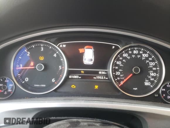 ✅ 2016 Volkswagen Touareg Lux • VIN: WVGEP9BP4GD003630 • Lot: 82406074. Listed on Copart with 61,083 mi. Free auction sales archive from the USA and detailed vehicle history report at DreamBid. Image 9.