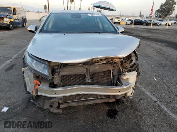 ✅ 2014 Chevrolet Volt • VIN: 1G1RH6E45EU135868 • Lot: 90879725. Wystawiony na Copart z przebiegiem 174 399 mil. Bezpłatny archiwum sprzedaży aukcyjnych z USA i szczegółowy raport historii pojazdu na DreamBid. Zdjęcie 5.