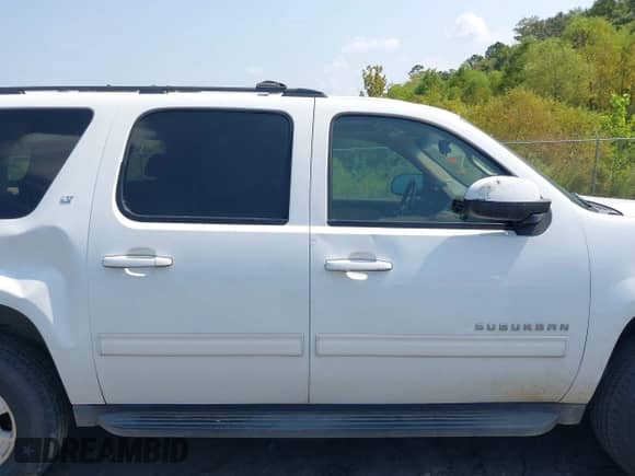 2010 Chevrolet Suburban LT z VIN 1GNUKJE33AR292364, wystawiony jako IAAI lot #43216052 z przebiegiem 258 345 mil mil oraz . Historia ofert i sprzedaży dostępna na DreamBid. Obrazek 14.