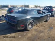 ✅ 2016 Dodge Challenger SRT 392 • VIN: 2C3CDZDJ1GH288856 • Lot: 43445083. Wystawiony na IAAI z przebiegiem 62 347 mil. Bezpłatny archiwum sprzedaży aukcyjnych z USA i szczegółowy raport historii pojazdu na DreamBid. Zdjęcie 4.