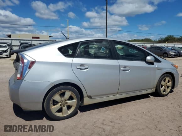 ✅ 2015 Toyota Prius Two • VIN: JTDKN3DU5F0452057 • Lot: 81672905. Listed on Copart with 198,257 mi. Free auction sales archive from the USA and detailed vehicle history report at DreamBid. Image 3.
