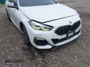 ✅ 2020 BMW 2 Series M235i xDrive • VIN: WBA13AL05L7F78801 • Lot: 42968789. Wystawiony na IAAI z przebiegiem 42 334 mil. Bezpłatny archiwum sprzedaży aukcyjnych z USA i szczegółowy raport historii pojazdu na DreamBid. Zdjęcie 18.