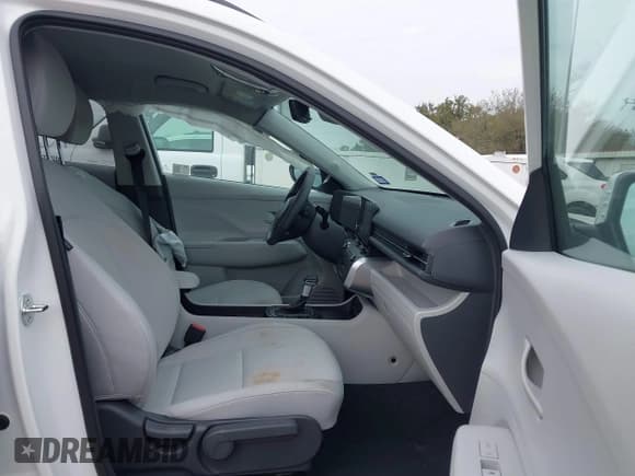 ✅ 2025 Hyundai Kona SEL • VIN: KM8HBCAB3SU199373 • Лот: 41729781. Опубликован ранее на IAAI с пробегом 21 635 миль. Бесплатный доступ к архиву аукционных продаж из США и подробный отчёт об истории автомобиля на DreamBid. Изображение 5.