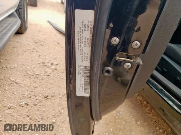 ✅ 2013 Dodge Challenger R/T Plus • VIN: 2C3CDYBT6DH554284 • Lot: 56241165. Wystawiony na Copart z przebiegiem 119 478 mil. Bezpłatny archiwum sprzedaży aukcyjnych z USA i szczegółowy raport historii pojazdu na DreamBid. Zdjęcie 12.