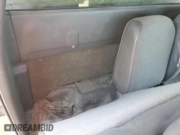 ✅ 2004 GMC Sierra 1500 SLE • VIN: 1GTEK14TX4Z157238 • Лот: 84418625. Опубликован ранее на Copart с пробегом 227 287 миль. Бесплатный доступ к архиву аукционных продаж из США и подробный отчёт об истории автомобиля на DreamBid. Изображение 10.