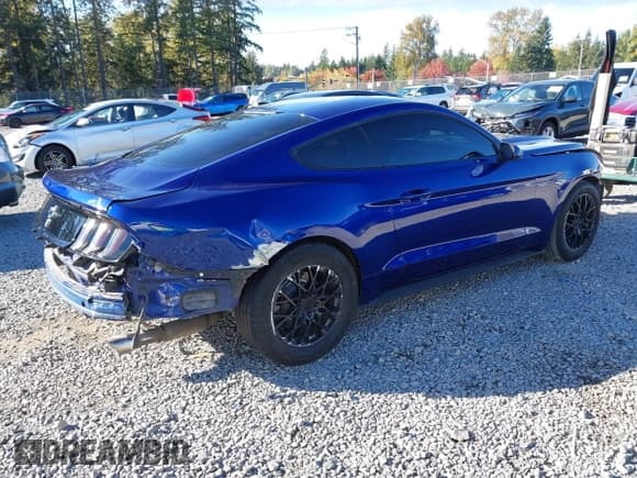 ✅ 2016 Ford Mustang V6 • VIN: 1FA6P8AM8G5211732 • Lot: 43506323. Listed on IAAI with 68,532 mi. Free auction sales archive from the USA and detailed vehicle history report at DreamBid. Image 4.