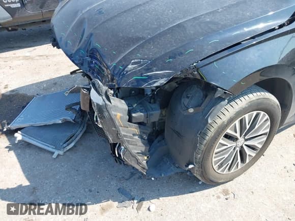 ✅ 2019 Volkswagen Jetta SEL • VIN: 3VWE57BU6KM021870 • Лот: 43229875. Опубликован ранее на IAAI с пробегом 103 168 миль. Бесплатный доступ к архиву аукционных продаж из США и подробный отчёт об истории автомобиля на DreamBid. Изображение 6.