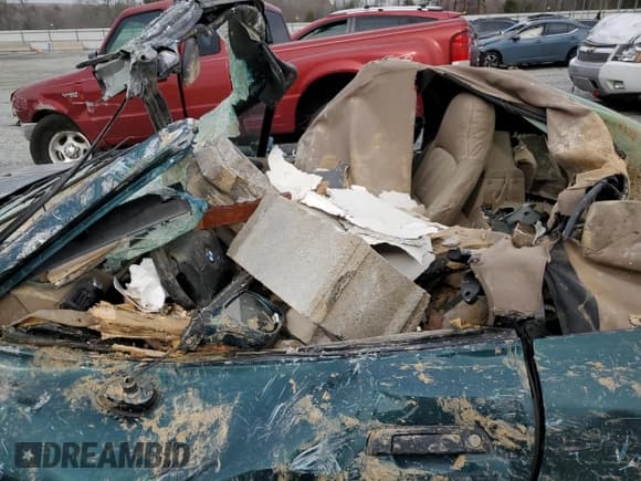 ✅ 1997 BMW 3 Series Z3 1.9 • VIN: 4USCH7329VLE02307 • Лот: 45720335. Опубликован ранее на Copart с пробегом Не указан. Бесплатный доступ к архиву аукционных продаж из США и подробный отчёт об истории автомобиля на DreamBid. Изображение 7.