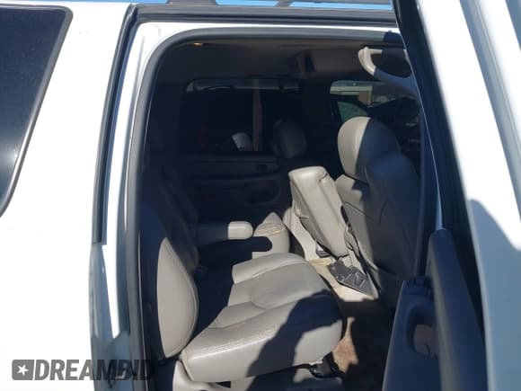 ✅ 2004 Chevrolet Suburban LS • VIN: 1GNEC16Z54J222405 • Лот: 41424519. Опубликован ранее на IAAI с пробегом 204 381 миль. Бесплатный доступ к архиву аукционных продаж из США и подробный отчёт об истории автомобиля на DreamBid. Изображение 8.