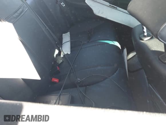 ✅ 1998 Mercedes-Benz E 320 • VIN: WDBJF65F4WA699931 • Lot: 43653446. Wystawiony na IAAI z przebiegiem 126 403 mil. Bezpłatny archiwum sprzedaży aukcyjnych z USA i szczegółowy raport historii pojazdu na DreamBid. Zdjęcie 8.