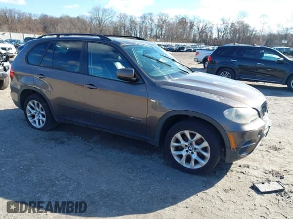 ✅ 2012 BMW X5 35i • VIN: 5UXZV4C54CL746752 • Lot: 43811720. Listed on IAAI with 171,608 mi. Free auction sales archive from the USA and detailed vehicle history report at DreamBid. Image 1.