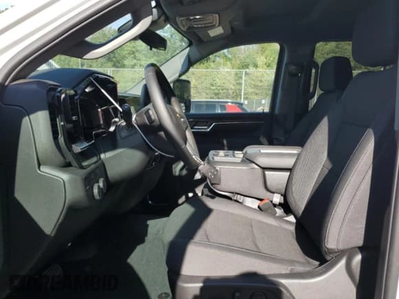 ✅ 2025 Chevrolet Silverado 2500HD LT • VIN: 2GC1KNE78S1234041 • Lot: 85681265. Wystawiony na Copart z przebiegiem 2 408 mil. Bezpłatny archiwum sprzedaży aukcyjnych z USA i szczegółowy raport historii pojazdu na DreamBid. Zdjęcie 7.