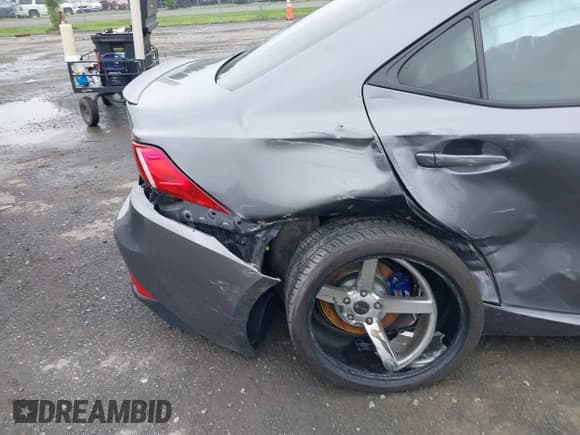 ✅ 2014 Lexus IS 350 • VIN: JTHCE1D23E5001247 • Lot: 42511541. Listed on IAAI with 105,032 mi. Free auction sales archive from the USA and detailed vehicle history report at DreamBid. Image 6.