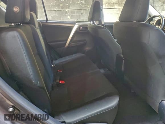 ✅ 2015 Toyota RAV4 LE • VIN: JTMBFREV0FJ015018 • Lot: 94672045. Listed on Copart with 142,133 mi. Free auction sales archive from the USA and detailed vehicle history report at DreamBid. Image 11.