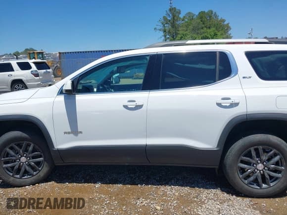 ✅ 2018 GMC Acadia SLT • VIN: 1GKKNMLA6JZ134938 • Lot: 42301360. Wystawiony na IAAI z przebiegiem 124 105 mil. Bezpłatny archiwum sprzedaży aukcyjnych z USA i szczegółowy raport historii pojazdu na DreamBid. Zdjęcie 14.