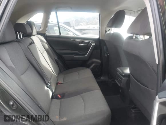 ✅ 2023 Toyota RAV4 XLE • VIN: 2T3W1RFVXPW286539 • Lot: 43715886. Wystawiony na IAAI z przebiegiem 51 487 mil. Bezpłatny archiwum sprzedaży aukcyjnych z USA i szczegółowy raport historii pojazdu na DreamBid. Zdjęcie 8.