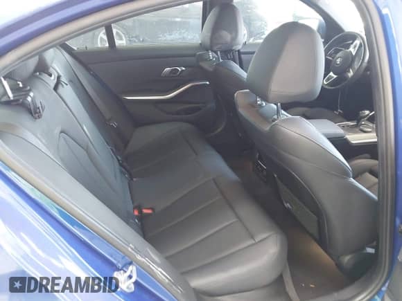 2020 BMW 3 Series 330i xDrive с VIN WBA5R7C07LFH41232, выставлен на аукционе IAAI как лот 42254792 с пробегом 47 907 миль миль и . История ставок и продаж доступна на DreamBid. Изображение 8.