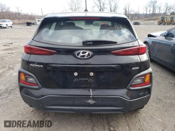 2019 Hyundai Kona SE z VIN KM8K1CAA1KU241054, wystawiony jako Copart lot #71996682 z przebiegiem 78 780 mil mil oraz . Historia ofert i sprzedaży dostępna na DreamBid. Obrazek 6.