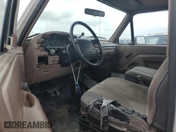 ✅ 1996 Ford Bronco Custom • VIN: 1FMEU15H7TLB45968 • Лот: 53925305. Опубликован ранее на Copart с пробегом Не указан. Бесплатный доступ к архиву аукционных продаж из США и подробный отчёт об истории автомобиля на DreamBid. Изображение 8.