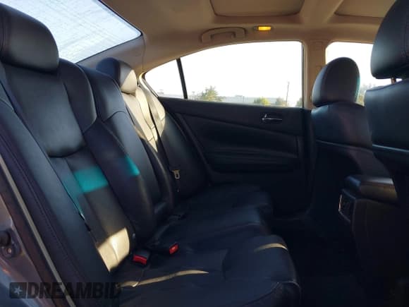 ✅ 2011 Nissan Maxima SV • VIN: 1N4AA5AP6BC805034 • Lot: 43378626. Wystawiony na IAAI z przebiegiem 132 056 mil. Bezpłatny archiwum sprzedaży aukcyjnych z USA i szczegółowy raport historii pojazdu na DreamBid. Zdjęcie 8.