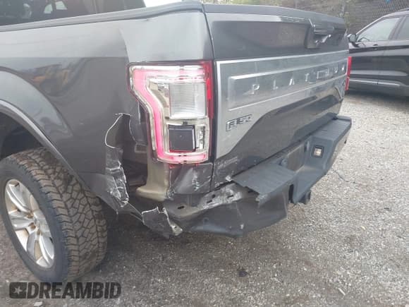 ✅ 2015 Ford F-150 XLT • VIN: 1FTEW1EG8FFC25496 • Лот: 43636338. Опубликован ранее на IAAI с пробегом 182 394 миль. Бесплатный доступ к архиву аукционных продаж из США и подробный отчёт об истории автомобиля на DreamBid. Изображение 6.