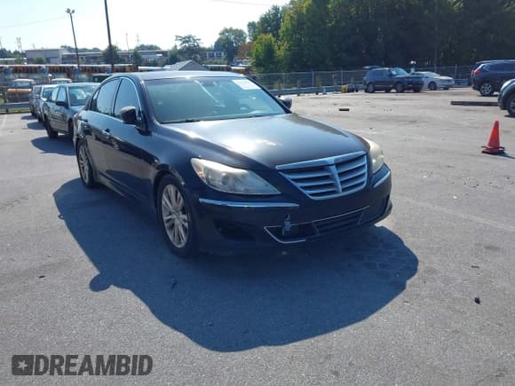 ✅ 2013 Hyundai Genesis 3.8L • VIN: KMHGC4DD1DU238153 • Lot: 43135011. Listed on IAAI with 184,318 mi. Free auction sales archive from the USA and detailed vehicle history report at DreamBid. Image 1.