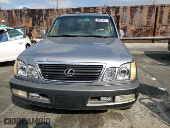 ✅ 2002 Lexus LX 470 • VIN: JTJHT00W323518536 • Lot: 89925195. Wystawiony na Copart z przebiegiem 201 447 mil. Bezpłatny archiwum sprzedaży aukcyjnych z USA i szczegółowy raport historii pojazdu na DreamBid. Zdjęcie 5.