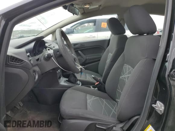 ✅ 2014 Ford Fiesta S • VIN: 3FADP4AJ1EM199730 • Lot: 55591605. Wystawiony na Copart z przebiegiem 149 969 mil. Bezpłatny archiwum sprzedaży aukcyjnych z USA i szczegółowy raport historii pojazdu na DreamBid. Zdjęcie 7.