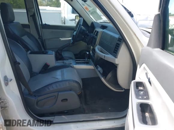 ✅ 2008 Jeep Liberty Limited • VIN: 1J8GP58K78W230116 • Лот: 41878590. Опубликован ранее на IAAI с пробегом 188 169 миль. Бесплатный доступ к архиву аукционных продаж из США и подробный отчёт об истории автомобиля на DreamBid. Изображение 5.