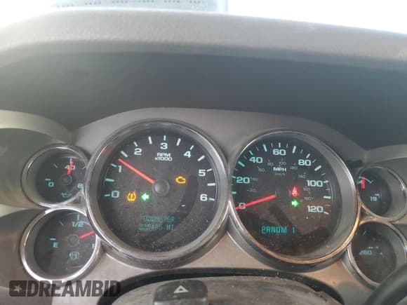 ✅ 2011 Chevrolet Silverado 2500HD Work Truck • VIN: 1GC0CVCG4BF216981 • Lot: 82915564. Wystawiony na Copart z przebiegiem 225 405 mil. Bezpłatny archiwum sprzedaży aukcyjnych z USA i szczegółowy raport historii pojazdu na DreamBid. Zdjęcie 9.