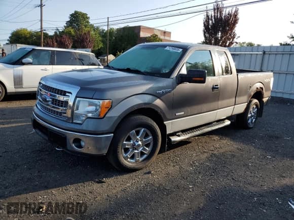 ✅ 2014 Ford F-150 XL • VIN: 1FTFX1ET6EFB13924 • Lot: 71258835. Listed on Copart with 150,061 mi. Free auction sales archive from the USA and detailed vehicle history report at DreamBid. Image 1.