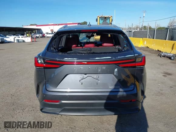 ✅ 2024 Lexus NX 250 Premium • VIN: 2T2GDCAZ4RC006643 • Lot: 41925390. Wystawiony na IAAI z przebiegiem 72 638 mil. Bezpłatny archiwum sprzedaży aukcyjnych z USA i szczegółowy raport historii pojazdu na DreamBid. Zdjęcie 15.